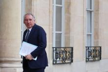 Le maire de Pau François Bayrou se rend à la session de travail du Conseil national de la