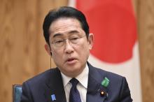 Le Premier ministre japonais Fumio Kishida lors d'un entretien avec plusieurs médias étrangers dont